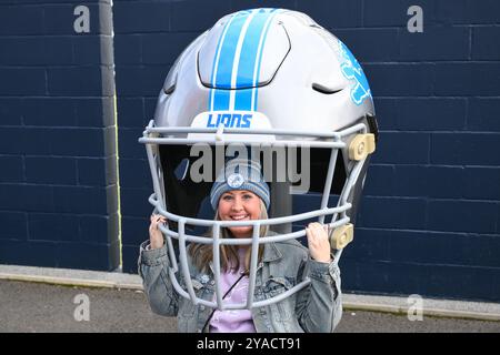 fans arrives ahead of the Week 6 match Chicago Bears vs Jacksonville Jaguars at Tottenham Hotspur Stadium, London, United Kingdom, 13th October 2024  (Photo by Craig Thomas/News Images) Stock Photo