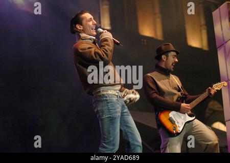 Milan Italy 09/11/2004: Kekko alias Francesco Silvestre, singer of Modà, Italian Pop Rock group, during the live concert of Radio Italia 'Oltre ogni Muro' Stock Photo