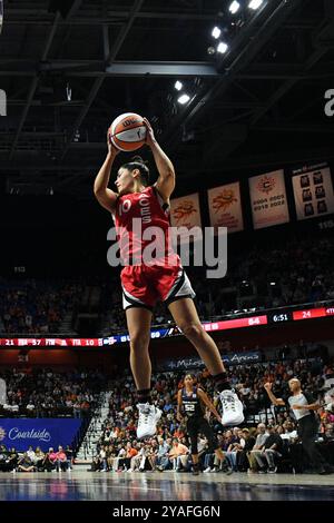 Uncasville, Connecticut, USA. 6th Sep, 2024. Las Vegas Aces guard Kelsey Plum (10) rebounds the ball during a WNBA game between the Las Vegas Aces and the Connecticut Sun at Mohegan Sun Arena in Uncasville, Connecticut. Erica Denhoff/CSM/Alamy Live News Stock Photo