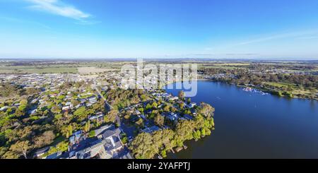 NAGAMBIE, AUSTRALIA, SEPTEMBER 25 2023: Late spring afternoon aerial views of Nagambie township and Lake Nagambie in Goulburn Valley, Victoria, Austra Stock Photo