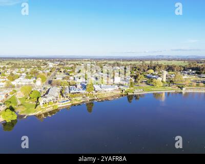 NAGAMBIE, AUSTRALIA, SEPTEMBER 25 2023: Late spring afternoon aerial views of Nagambie township and Lake Nagambie in Goulburn Valley, Victoria, Austra Stock Photo