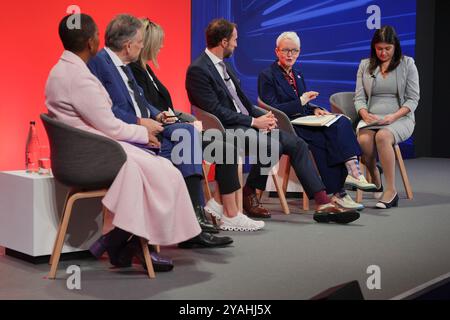 (left to right) Actress, writer, director and producer Adjoa Andoh, Sir Lucian Grainge, chairman and CEO of Universal Music Group, Dr Anna Mallett, vice president (production) at Netflix, former head coach of the England men's football team Gareth Southgate, Maria Balshaw, director of the Tate and Culture Secretary Lisa Nandy, taking part in the 'UK's creative assets: Soft power as a hard investment opportunity' discussion during the International Investment Summit in London, as the Government seeks to woo investors to the UK. Picture date: Monday October 14, 2024. Stock Photo