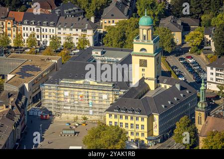 Luftbild, Rathaus mit Renovierungsarbeiten, Baugerüst an der Fassade, Marktplatz, Witten, Ruhrgebiet, Nordrhein-Westfalen, Deutschland ACHTUNGxMINDESTHONORARx60xEURO *** Aerial view, town hall with renovation work, scaffolding on the facade, market square, Witten, Ruhr area, North Rhine-Westphalia, Germany ATTENTIONxMINDESTHONORARx60xEURO Stock Photo