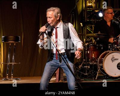 Saenger Peter Kraus beim ersten Konzert seiner Tournee Rockin 85 Das grosse Geburtstagskonzert 2024, am 14.10.2024 im Berliner Friedrichstadtpalast Peter Kraus - Berlin *** Singer Peter Kraus at the first concert of his tour Rockin 85 Das grosse Geburtstagskonzert 2024, on 14 10 2024 at Berlins Friedrichstadtpalast Peter Kraus Berlin Stock Photo