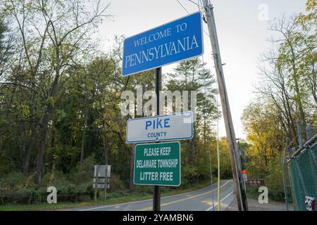 DINGMANS FERRY, Pa. – October 11, 2024: A Pennsylvania welcome sign is seen on Pennsylvania Route 739. Stock Photo