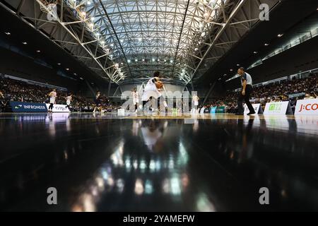 Kanagawa, Japan. 13th Oct, 2024. Kai Toews (Alvark) Basketball : 2024-25 B.LEAGUE B1 game between Yokohama B-Corsairs - Alvark Tokyo at Yokohama International Swimming Pool in Kanagawa, Japan . Credit: Yohei Osada/AFLO SPORT/Alamy Live News Stock Photo