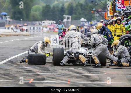 Sep 03, 2023-Portland, OR: INDYCAR Series driver, RINUS VEEKAY (21) of Hoofddorp, Netherlands, brings his car in for service during the Bitnile.com Gr Stock Photo