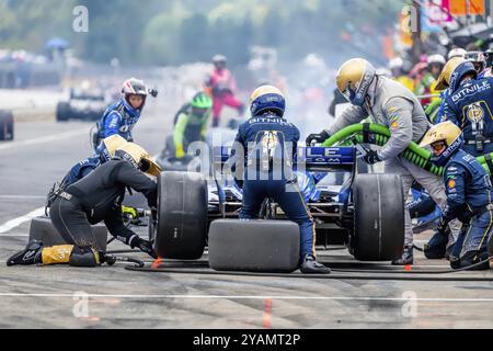 Sep 03, 2023-Portland, OR: INDYCAR Series driver, RYAN HUNTER-REAY (20) of Ft. Lauderdale, Florida, brings his car in for service during the Bitnile.c Stock Photo