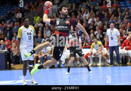 Erik Balenciaga MT Melsungen 6 beim Wurf Nilton Danilo Cordeiro Mello RK Vardar Skopje 96 L GER MT Melsungen MKD RK HC Vardar Skopje 1961 Handball EHF European League Maenner