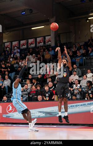 Dennis Seeley of U-BT Cluj Napoca at Pabellon Fuente de San Luis ...