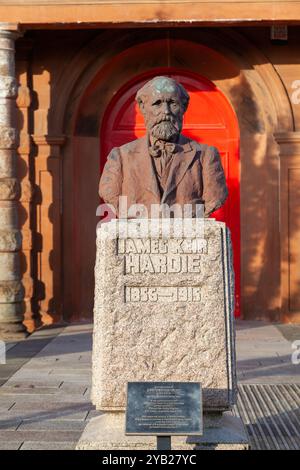 Memorial to James Keir Hardie, Britains first Labour Party Member of Parliament, Cumnock Town Hall, Cumnock, East Ayrshire,Scotland Stock Photo