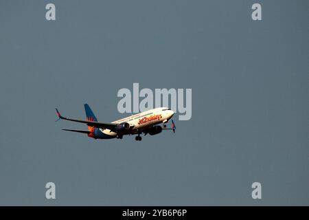 G-JZBH, Boeing 737-8MG, Jet2, Jet2 Holidays Stock Photo