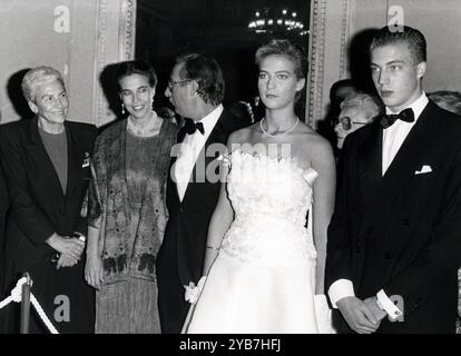 1987 Monza Archivio Storico Olycom/LaPresse Claudia d'Orléans (Larache, 11 dicembre 1943) è una principessa francese, duchessa d'Aosta dal 1964 al 1982 come moglie del duca Amedeo. Nella Foto: Maria Pia Fanfani, Claudia d'Orléans ex moglie di Amedeo di Savoia-Aosta, Arnaldo Cagnina, Mafalda e Aimone di savoia In the photo: Maria Pia Fanfani, Claudia d'Orléans ex wife of Amedeo of Savoy-Aosta, Arnaldo Cagnina, Mafalda and Aimone of Savoy Credit: LaPresse/Alamy Live News Stock Photo