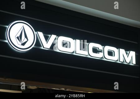 VOLCOM  販促非売品　ディスプレイ shanghaichina-sep30th-2023-