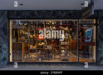 Exterior of Bentleys London vintage leather goods in Chelsea Stock Photo