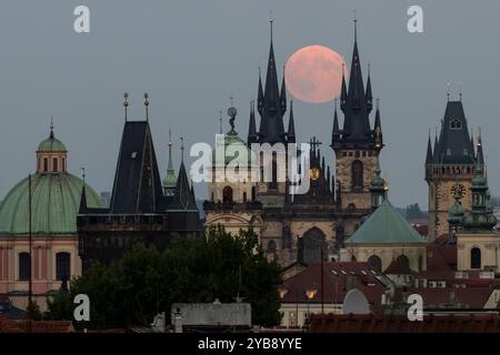 Prague, Czech Republic. 17th Oct, 2024. Super Full Moon (Supermoon) in Prague, Czech Republic, October 17, 2024. Credit: Ondrej Deml/CTK Photo/Alamy Live News Stock Photo