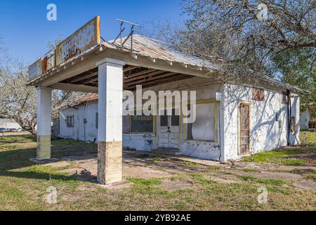 Yoakum, Texas, United States. March 17, 2022. An old abandoned gas station in rural Texas. Stock Photo