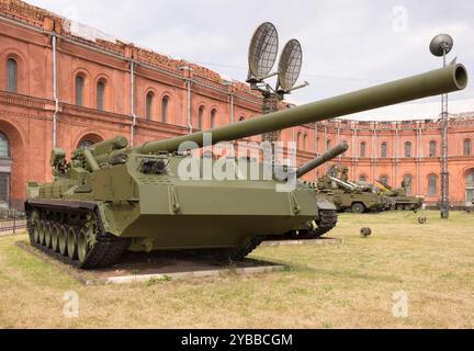 RUSSIA; SAINT-PETERSBURG - JULY 8 -  The record powerful artillery in the world of self-propelled 2S7 'Pion',mod.1975 ( 203 mm) in military history mu Stock Photo