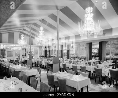 Candlelight Restaurant, Central Ave., Yonkers, New York, 1954. Stock Photo