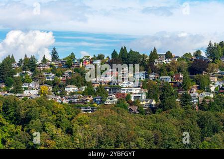 Seattle, Washington, USA - September 20, 2024:  View of a hill in Seattle’s Magnolia neighborhood area. Stock Photo