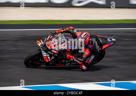 Phillip Island, Victoria, Australia. 19th Oct, 2024. MotoGP Aprilia Racing rider MAVERICK VI?ALES (12) navigates Turn 6 Siberia during Qualifying 1 on Saturday at the Qatar Airways Australian Motorcycle Grand Prix 2024. (Credit Image: © James Forrester/ZUMA Press Wire) EDITORIAL USAGE ONLY! Not for Commercial USAGE! Stock Photo