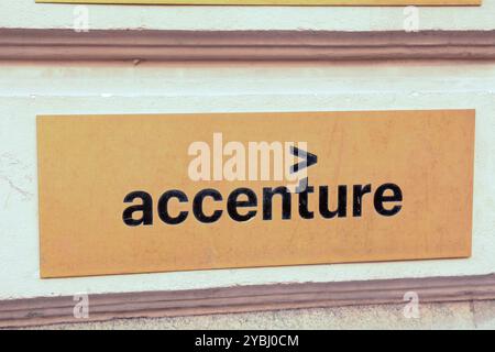 Accenture sign on wall of building Stock Photo