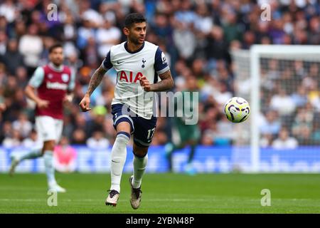 Tottenham Hotspur Stadium, London, UK. 19th Oct, 2024. Premier League Football, Cristian Romero of Tottenham Hotspur Credit: Action Plus Sports/Alamy Live News Stock Photo