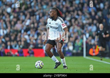 London, UK. 19th Oct, 2024. London, October 19th 2024: Alex Iwobi of Fulham during the Premier League match between Fulham and Aston Villa at Craven Cottage on October 19, 2024 in London, England. (Pedro Soares/SPP) Credit: SPP Sport Press Photo. /Alamy Live News Stock Photo