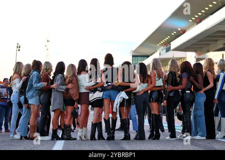 Austin, USA. 19th Oct, 2024. Circuit atmosphere - Dallas Cowboys Cheerleaders. Formula 1 World Championship, Rd 19, United States Grand Prix, Saturday 19th October 2024. Circuit of the Americas, Austin, Texas, USA. Credit: James Moy/Alamy Live News Stock Photo