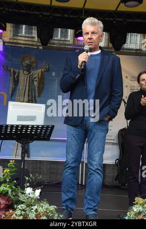 Dieter Reiter Oberbuergermeister Muenchen Muenchen 19.10.2024 Marienplatz 19. Aktionstag Da sein fuer Muenchen die große Leistungsschau der kommunalen Einrichtungen und Betriebe der Stadt Muenchen *** Dieter Reiter Lord Mayor of Munich Munich 19 10 2024 Marienplatz 19 Action Day Being there for Munich the great showcase of the city of Munichs municipal institutions and businesses Stock Photo