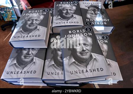 Former British Prime Minister Boris Johnson Unleashed memoir book Waterstones, Stratford upon Avon, Warwickshire, England, UK Stock Photo