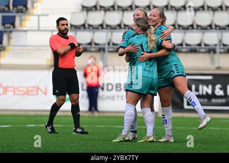 Linkoping, Sweden. 20th Oct, 2024. Bilborsen Arena, Linkoping, Sweden, October 20th 2024: Kristianstads DFF celebrates goal in the game in the Swedish League OBOS Damallsvenskan on October 20th 2024 between Linkoping FC and Kristianstads DFF at Bilborsen Arena in Linkoping, Sweden (Peter Sonander/SPP) Credit: SPP Sport Press Photo. /Alamy Live News Stock Photo