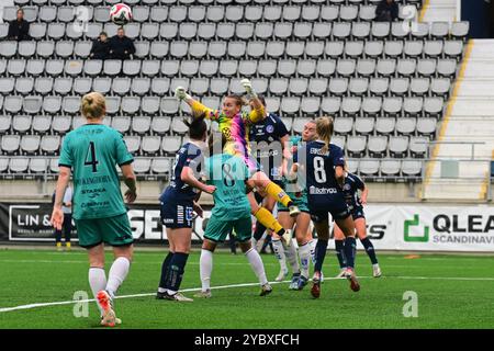 Linkoping, Sweden. 20th Oct, 2024. Bilborsen Arena, Linkoping, Sweden, October 20th 2024: Brett Elizabeth Maron (1 Kristianstad) in the game in the Swedish League OBOS Damallsvenskan on October 20th 2024 between Linkoping FC and Kristianstads DFF at Bilborsen Arena in Linkoping, Sweden (Peter Sonander/SPP) Credit: SPP Sport Press Photo. /Alamy Live News Stock Photo