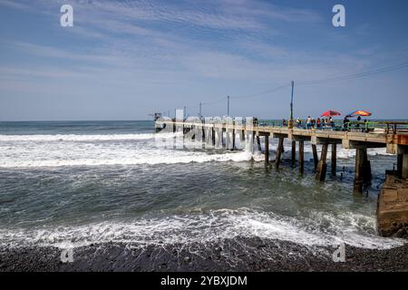 El Salvador, La Libertad, El Muelle (pier, dock, wharf) of the city La Libertad Stock Photo