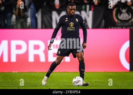 Turin, Italie. 19th Oct, 2024. Pierre KALULU of Juventus during the Italian championship Serie A football match between Juventus FC and SS Lazio on October 19, 2024 at Allianz stadium in Turin, Italy - Photo Matthieu Mirville (A Gandolfo)/DPPI Credit: DPPI Media/Alamy Live News Stock Photo