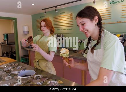 Serving ice cream in cornets, Abergavenny, Wales, UK Stock Photo