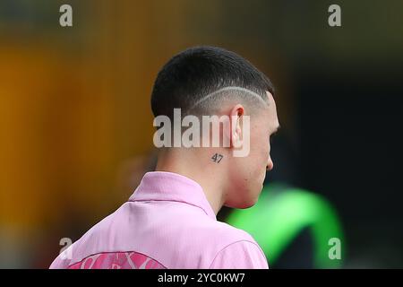 Wolverhampton, UK. 20th Aug, 2024. Phil Foden of Manchester City during the Premier League match between Wolverhampton Wanderers and Manchester City at Molineux, Wolverhampton on Sunday 20th October 2024. (Photo: Gustavo Pantano | MI News) Credit: MI News & Sport /Alamy Live News Stock Photo