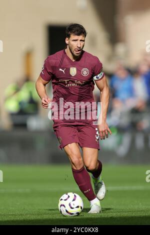 Wolverhampton, UK. 20th Aug, 2024. Ruben Dias of Manchester City during the Premier League match between Wolverhampton Wanderers and Manchester City at Molineux, Wolverhampton on Sunday 20th October 2024. (Photo: Gustavo Pantano | MI News) Credit: MI News & Sport /Alamy Live News Stock Photo