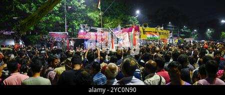 Kolkata, India. 20th Oct, 2024. KOLKATA, INDIA - OCTOBER 20: Large number of citizens participate in a mass protest to show solidarity with junior doctors as they continuing indefinite hunger strike demanding justice for the RG Kar Hospital incident day before the meeting with chief minister Mamata Banerjee at protest site at Esplanade, on October 20, 2024 in Kolkata, India. (Photo by Samir Jana/Hindustan Times/Sipa USA ) Credit: Sipa USA/Alamy Live News Stock Photo