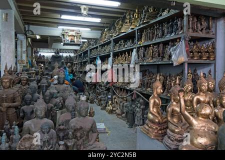 Ta Prachan (Amulet Market) in Bangkok, Thailand, Asia. Thai shop selling amulets, objects, souvenirs. Travel in Southeast Asia Stock Photo