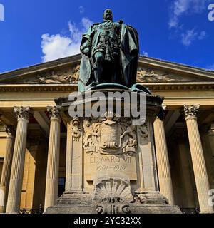 Edward VIIth bronze statue at Bristol University Victoria Rooms, Whiteladies Road, Bristol. UK. Built in 1840s.  Taken October 2024. Autumn Stock Photo