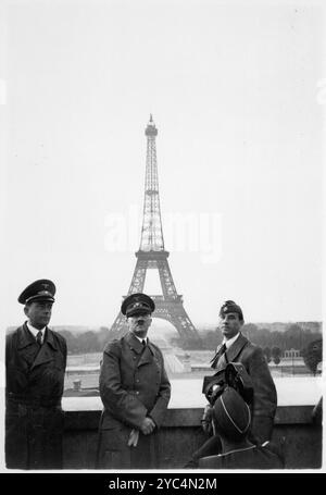 1940 archive photograph of Adolf Hitler in front of the Eiffel Tower in Paris.  With the architect Albert Speer (left) and sculptor Arno Breker (right).  Dated 23 June 1940. Stock Photo