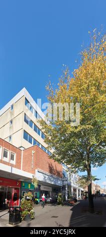 Newlands shopping centre at the pedestrianised Gold Street, Kettering, England. Stock Photo