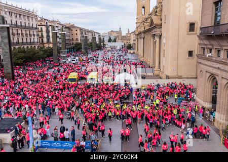 Aerial view of 'La Carrera de la Mujer' ending in Plaza del Pilar in Zaragoza, Spain.   Zaragoza turns pink this Sunday in the Women's Race, with 14,0 Stock Photo