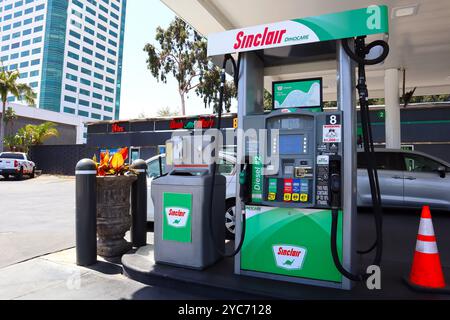 Sinclair Gas Station, owned by HF Sinclair Corporation Stock Photo - Alamy