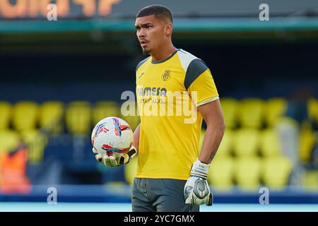Luiz Junior Of Villarreal Warms Up During The Spanish League LaLiga EA Villarreal Spain 21st Oct 2024 Villarreal Spain October 20 Luiz Junior Goalkeeper Of Villarreal Cf Warms Up Prior The Laliga Ea Sports Match Between Villarreal Fc And Getafe Fc At Estadio De La Ceramica On October 20 2024 In Villarreal Spain Photo By Jose Torresphoto Players Press Credit Magara Press Slalamy Live News 2yc7gmx 
