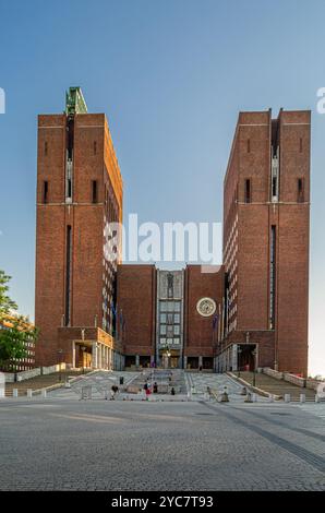 Town Hall (Radhus), town hall square (Radhusplassen), Oslo, Norway ...