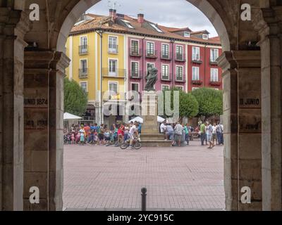 Monument to Carlos III in Plaza Mayor is a popular meeting point for locals and tourists alike, Burgos, Castile and Leon, Spain, Europe Stock Photo