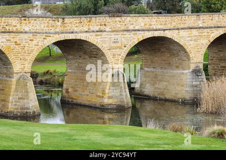 Built by convict labour from 1823 to 1825, Richmond Bridge is Australia?s oldest surviving large stone arch bridge, Richmond, Tasmania, Australia, Oce Stock Photo