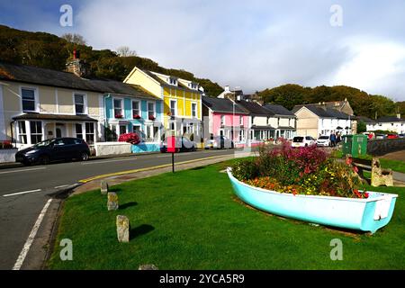 seaside village of Borth-y-Gest near Porthmadog on the West Wales coast, Gwynedd Wales UK with colourful cottages and seaside outlook Stock Photo